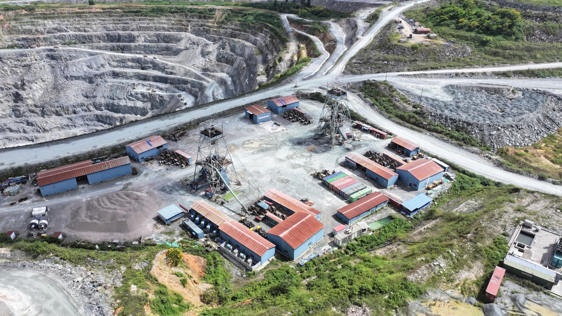 主副井航拍图.jpg 主副井航拍图.jpg